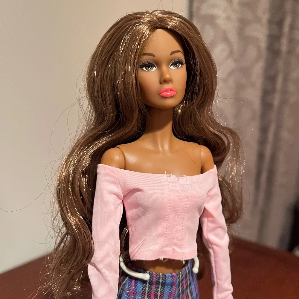 Fashion Model Doll - Picture 4 of 15